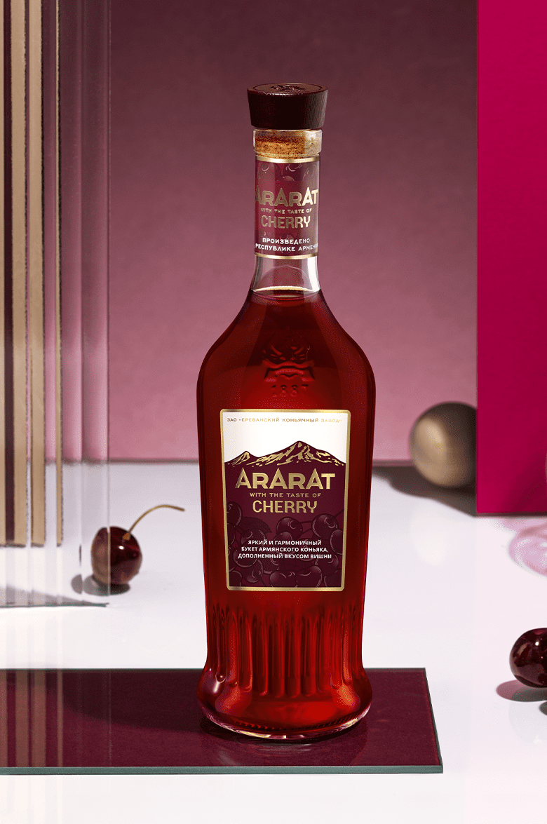 Коньяк ARARAT Cherry (gift box) 0.5 л (АРАРАТ Вишня спиртной напиток на  основе коньяка в подарочной упаковке), купить в магазине в Курске - цена,  отзывы